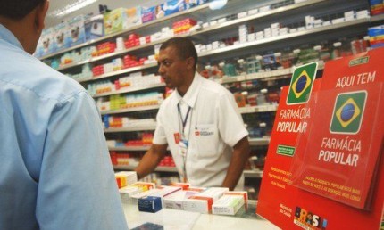 Governo muda regras para venda de medicamentos na Farmcia Popular.